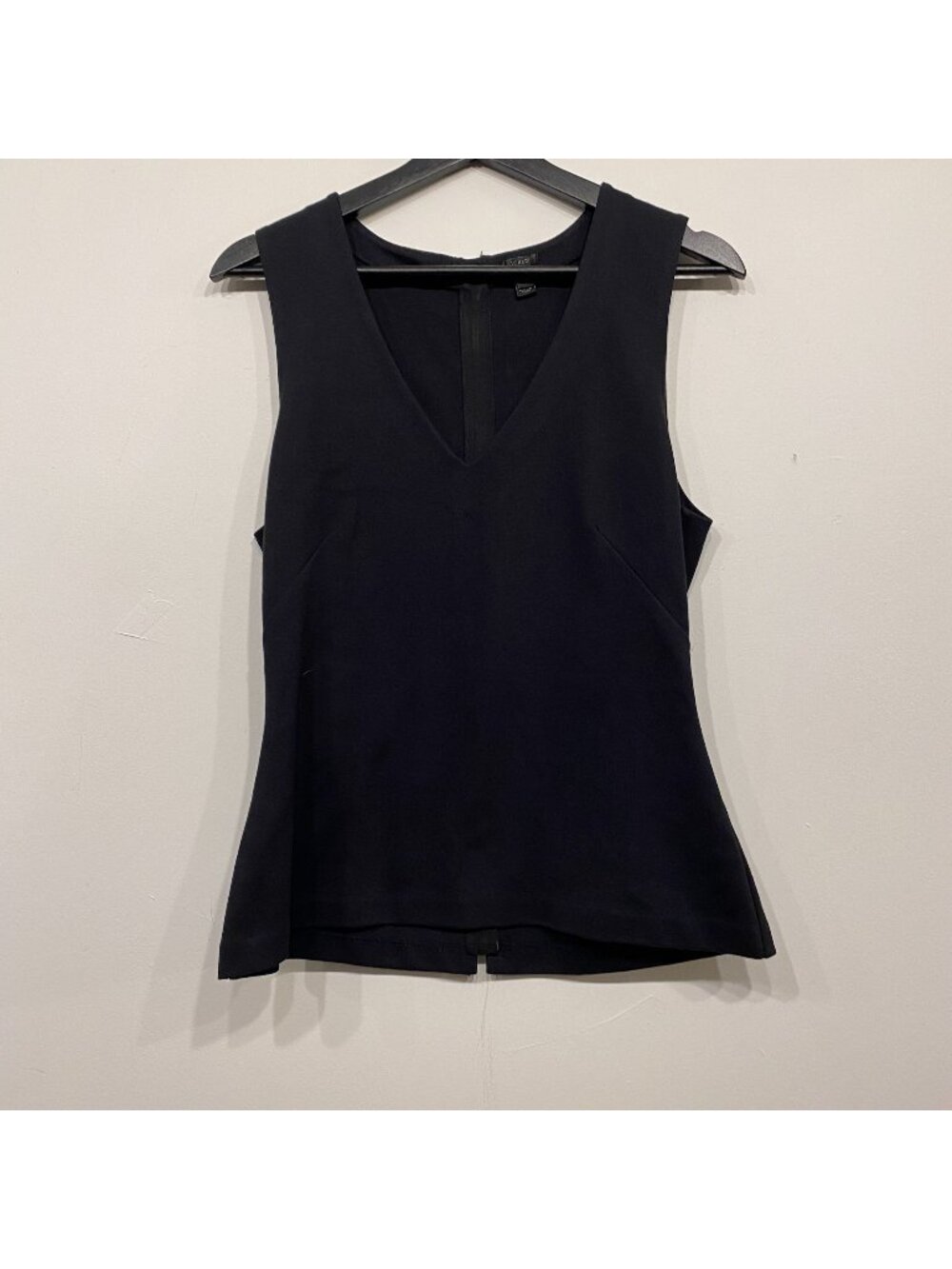 J.Crew Structured V-Neck Shell‎ Tank Top in Black Size Small